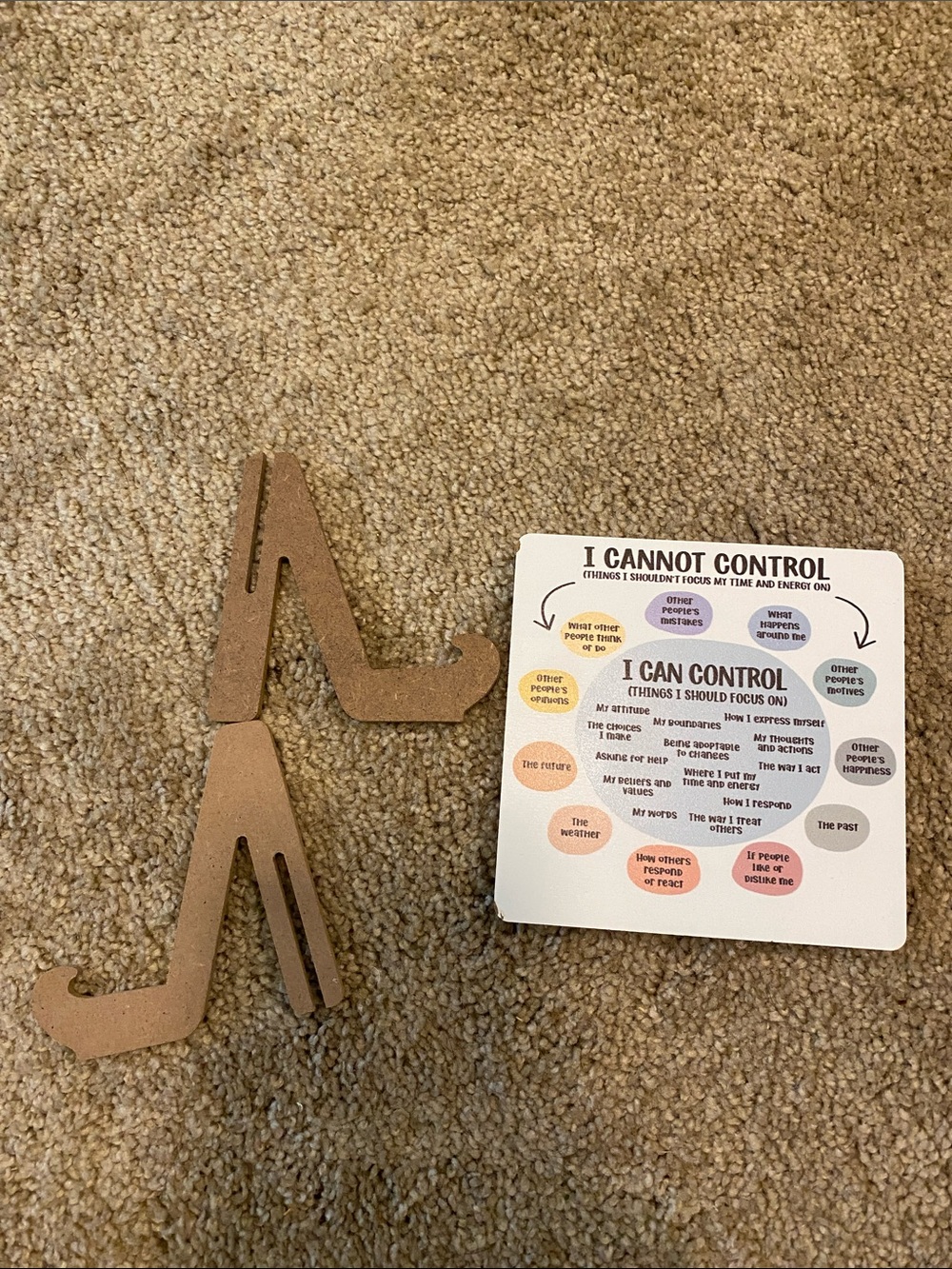 Neutral Wood Display Easel with Motivational Card